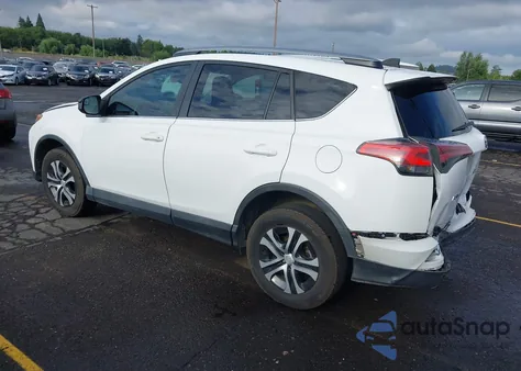 2018 Toyota Rav4 Le z USA, uszkodzony, nr VIN 2T3BFREV7JW747298